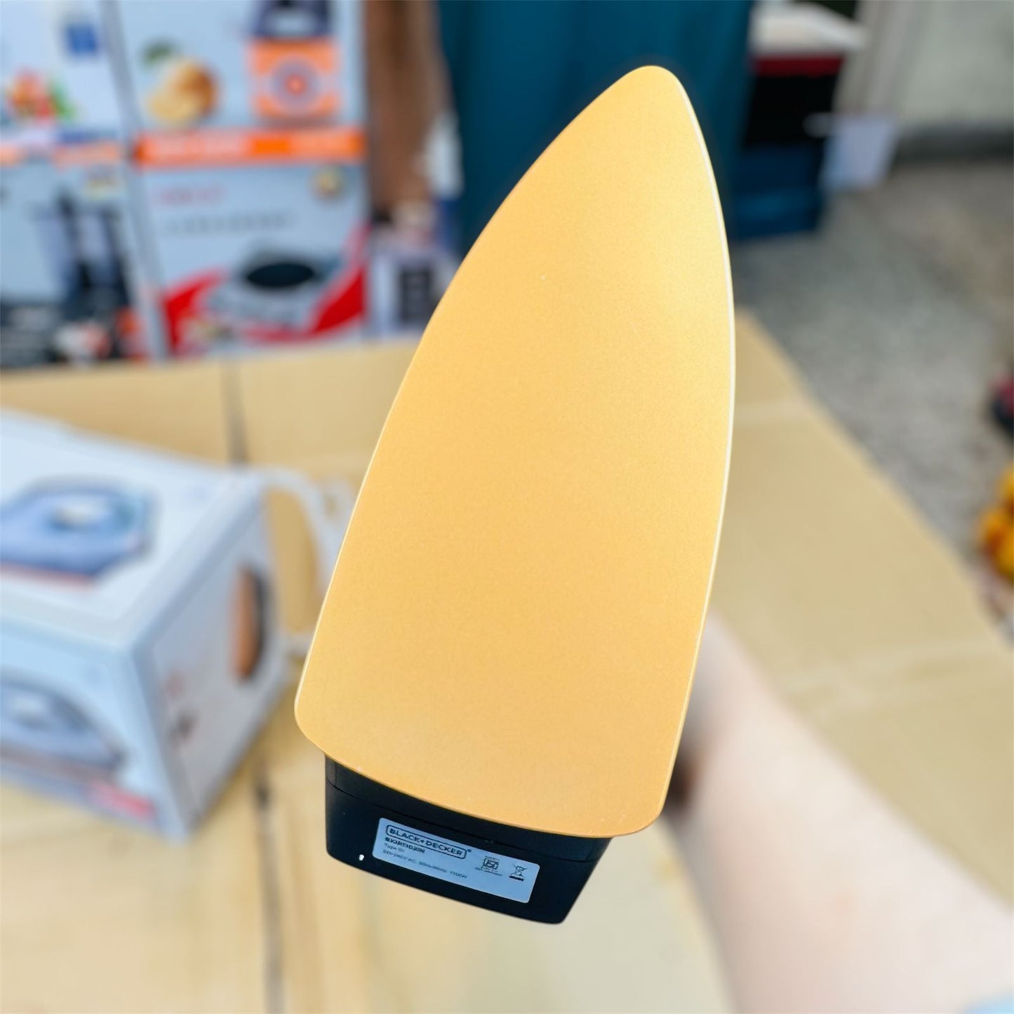 Black + decker heavy duty iron