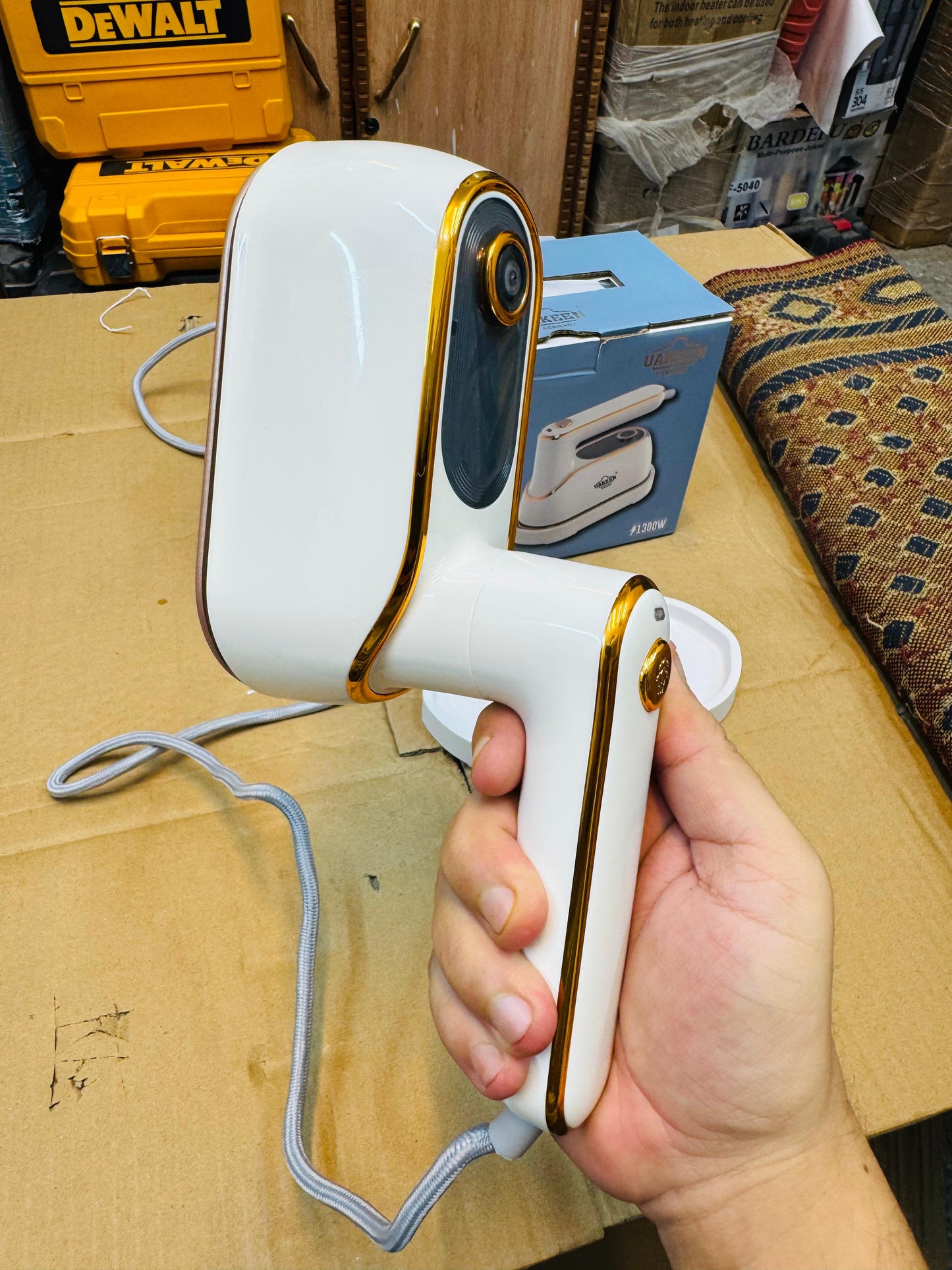 UAKEEN Germany  steam & dry iron 827