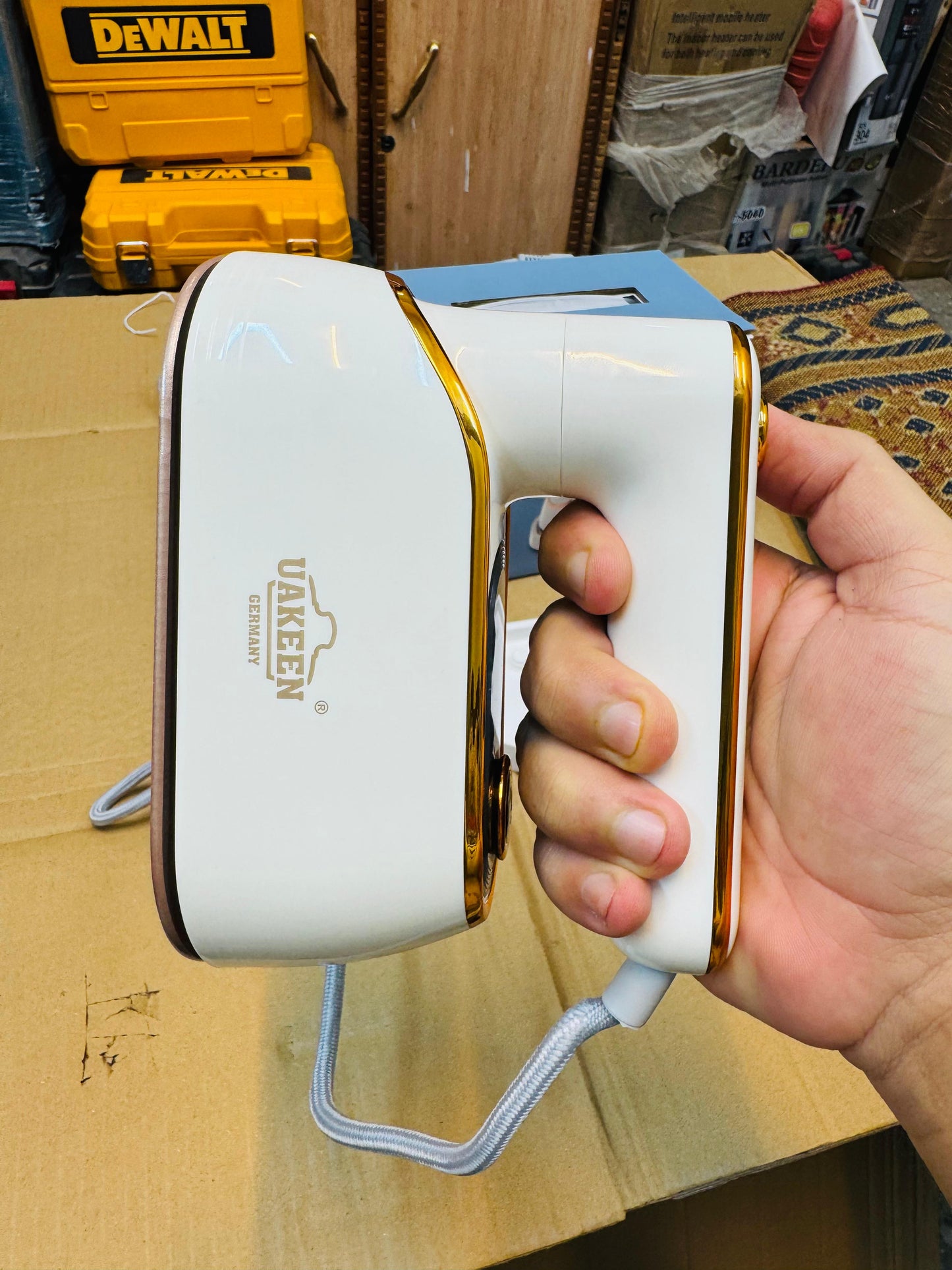 UAKEEN Germany  steam & dry iron 827