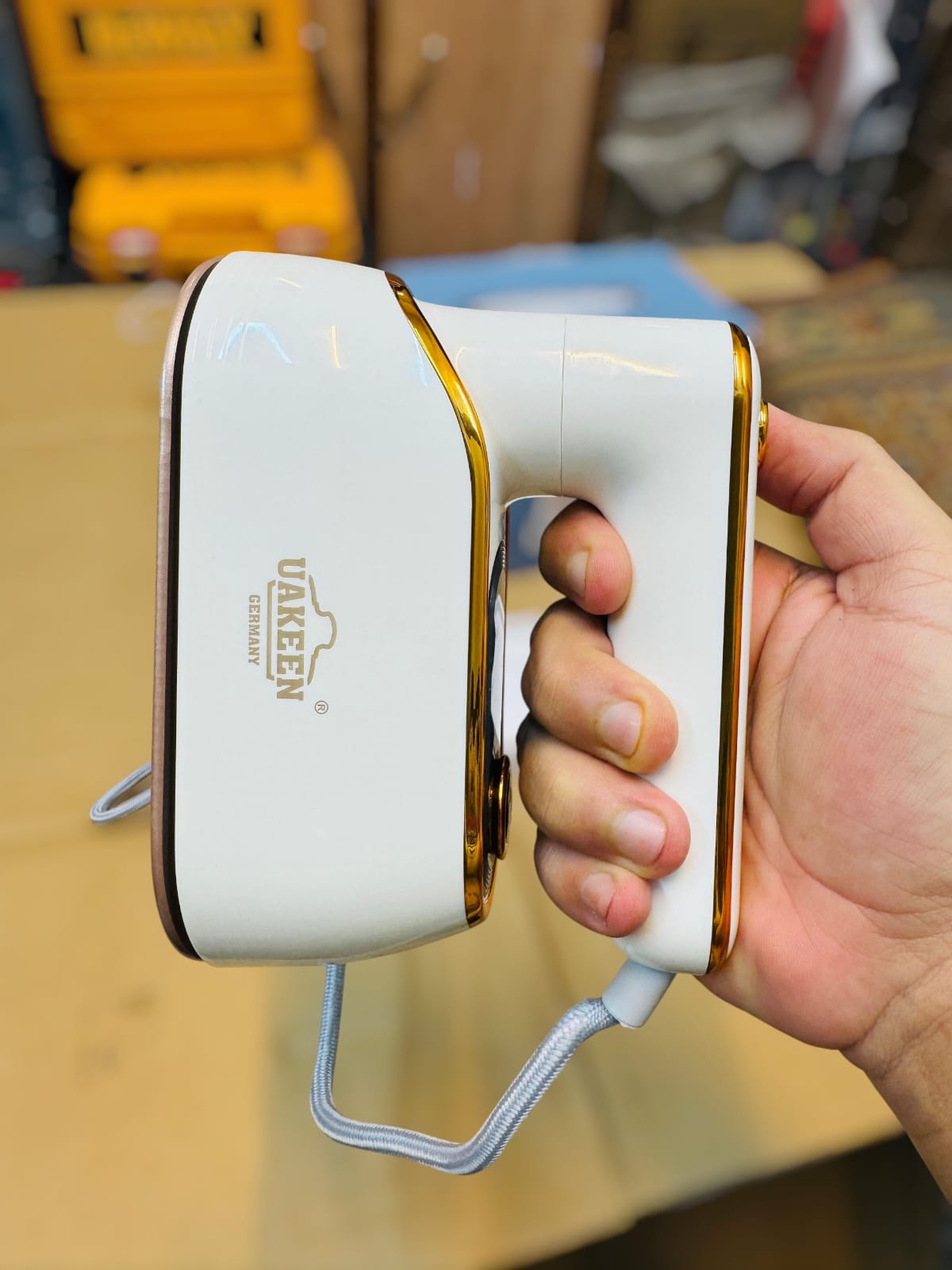 UAKEEN Germany  steam & dry iron 827
