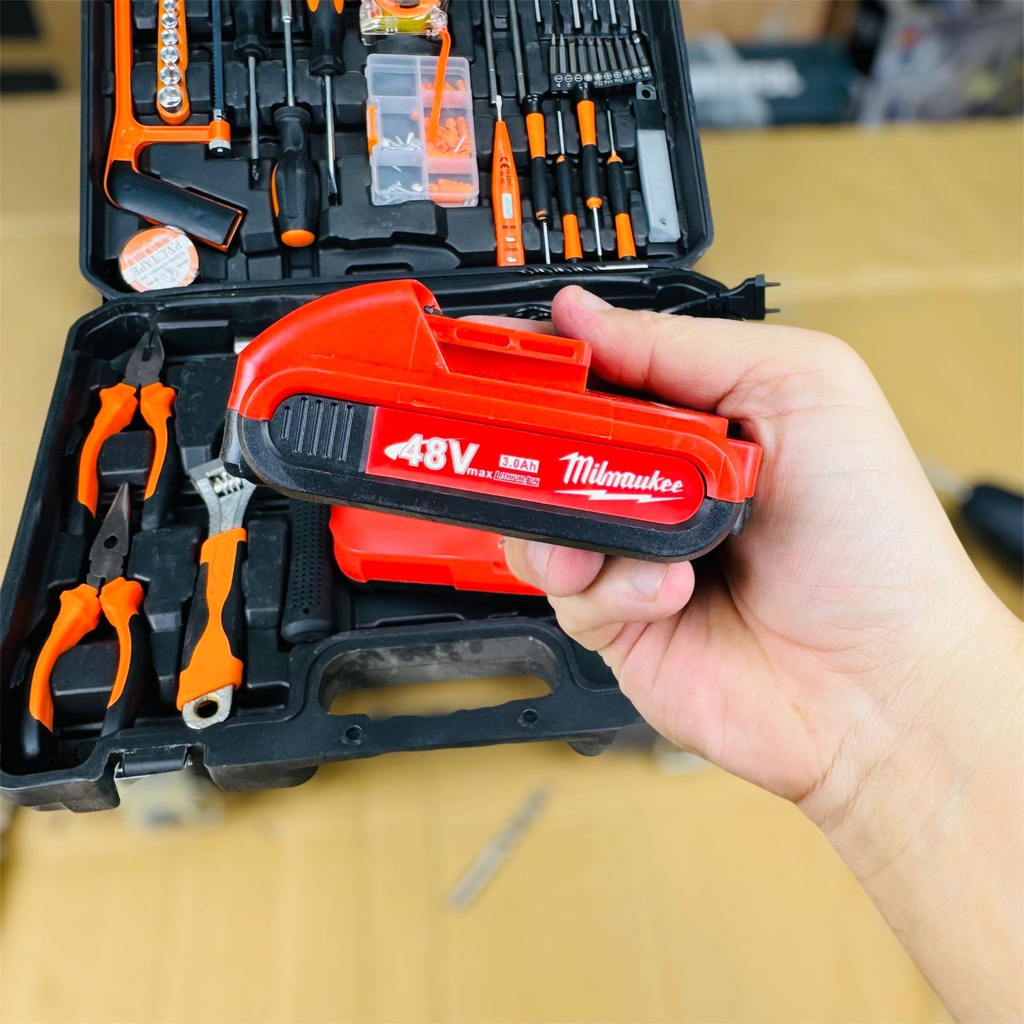Milwaukee 117 pcs drill machine with toolkit set plastic chauk