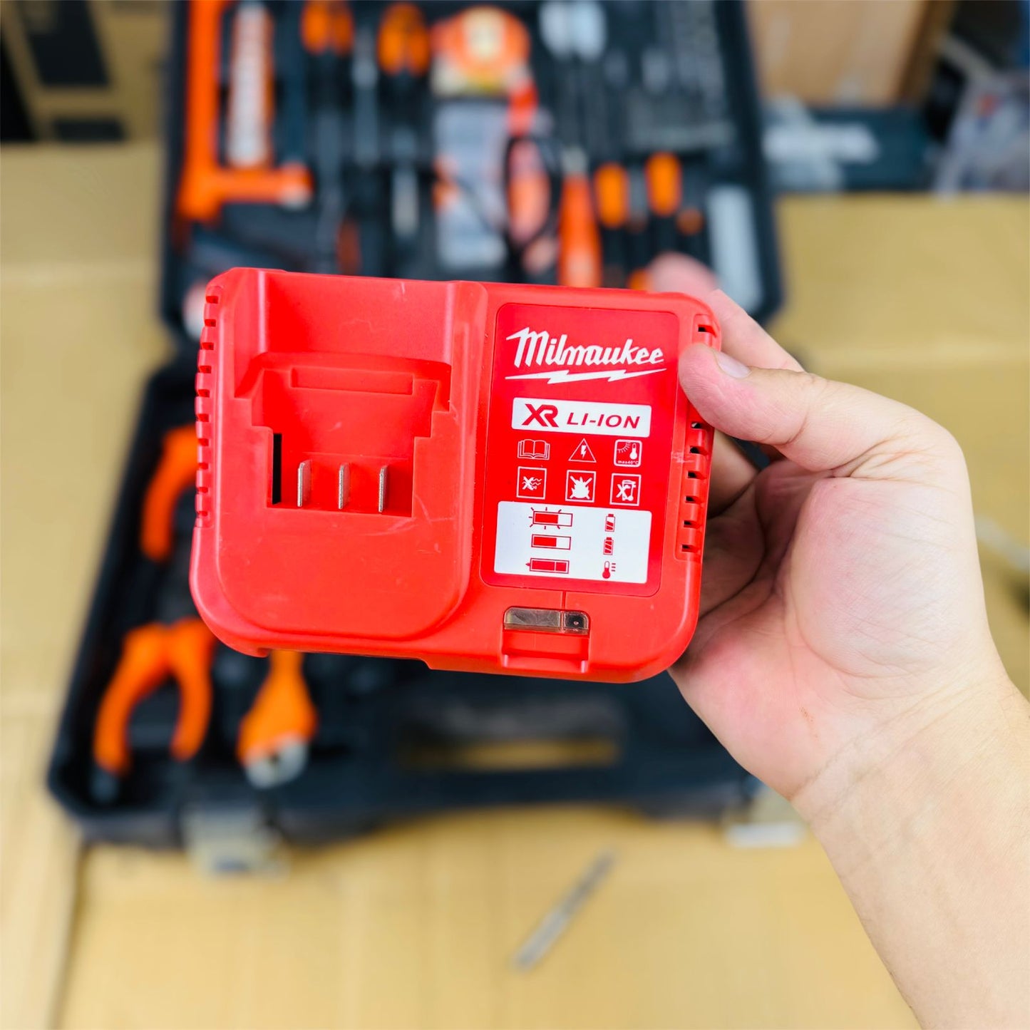 Milwaukee 117 pcs drill machine with toolkit set plastic chauk