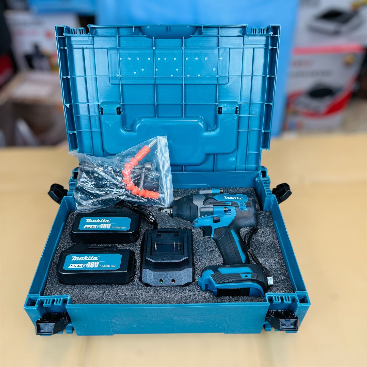 Makita 4 in 1 impact wencher set 800nm (commercial)