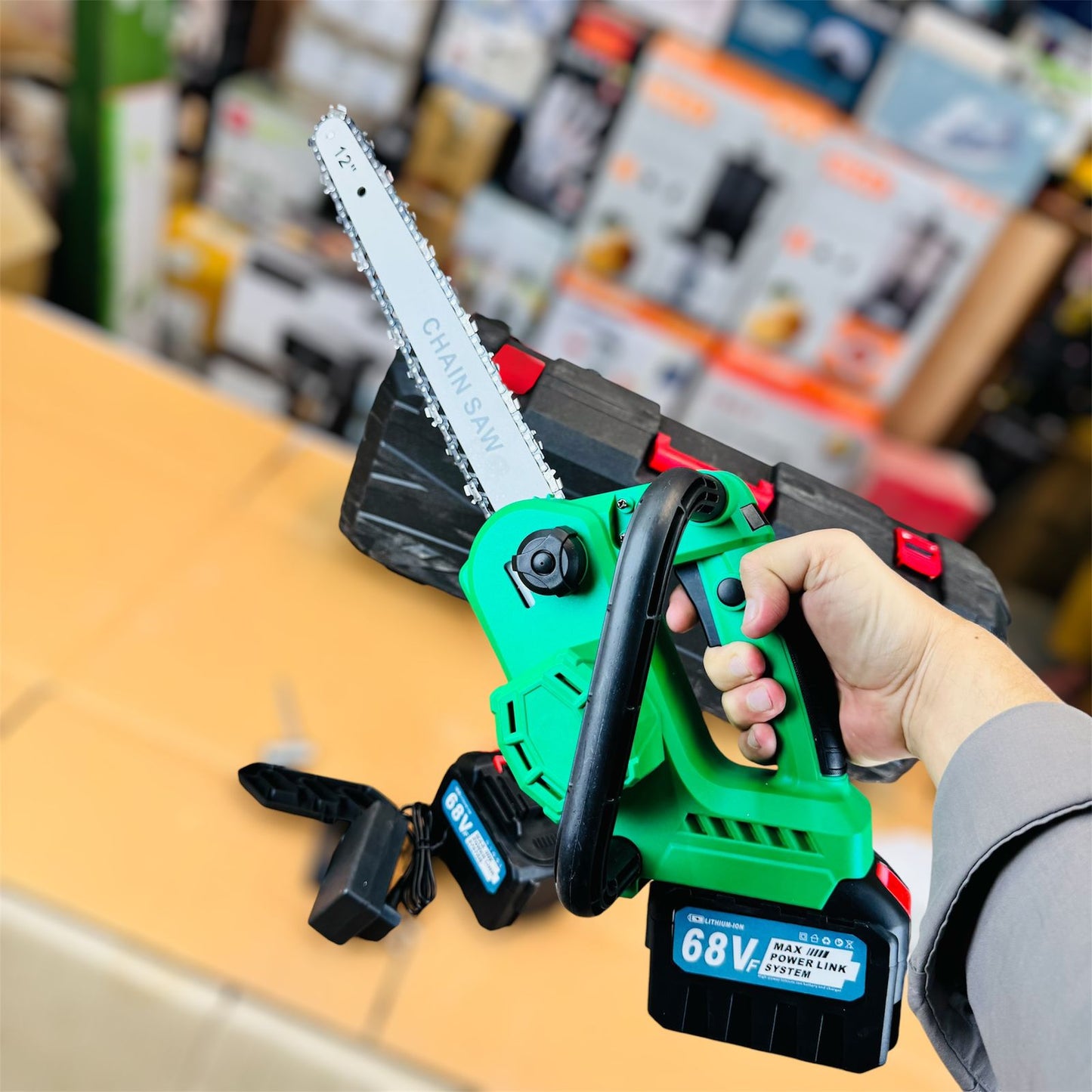 Rechargeable Cordless Chainsaw 68V 12-Inch