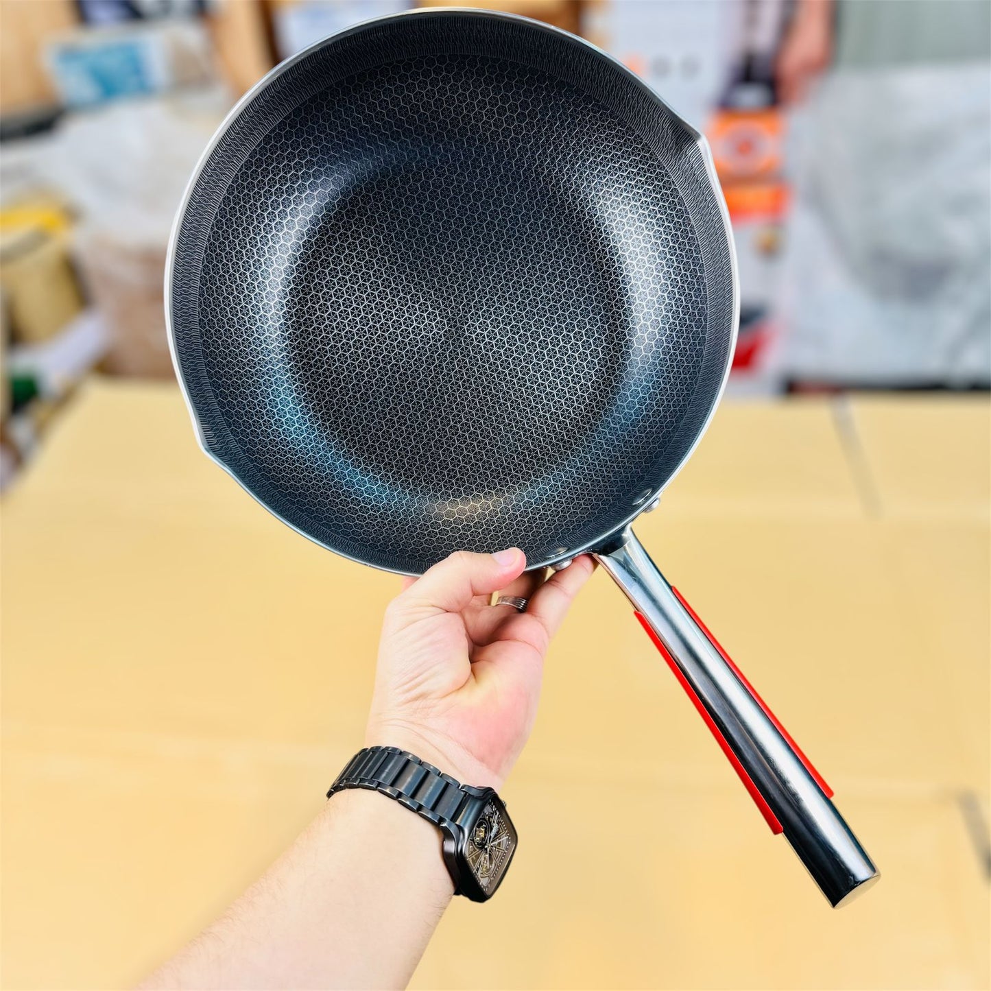 honeycomb lesser coating saucepan