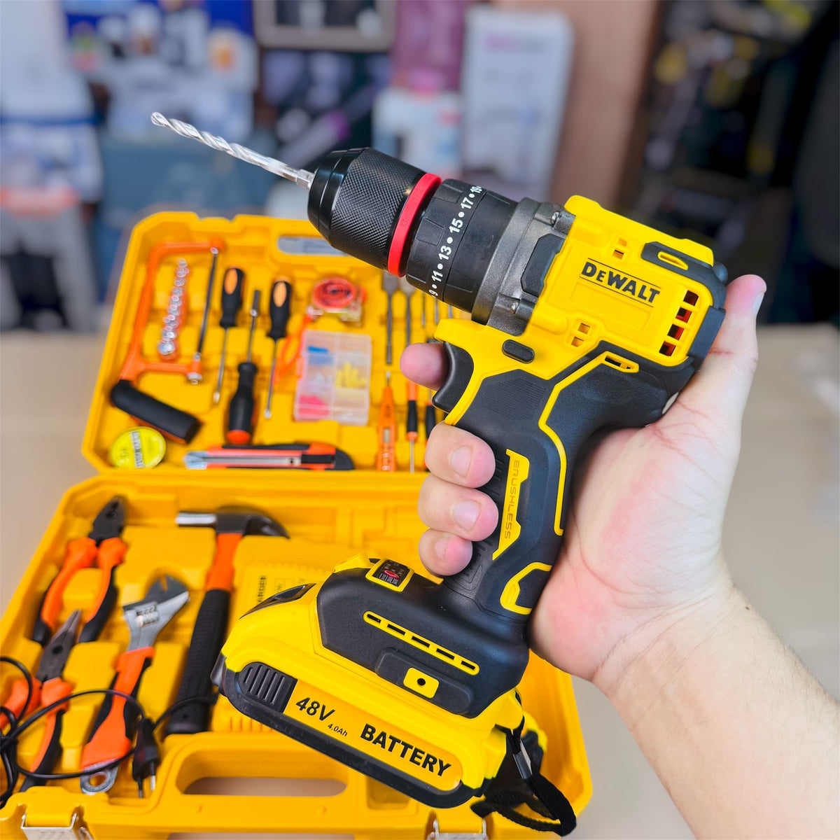 DEWALT 117 brushles dril mechine set