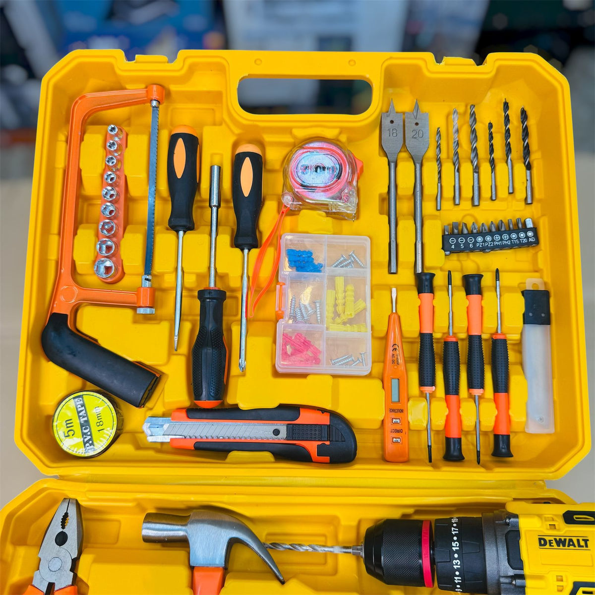 DEWALT 117 brushles dril mechine set