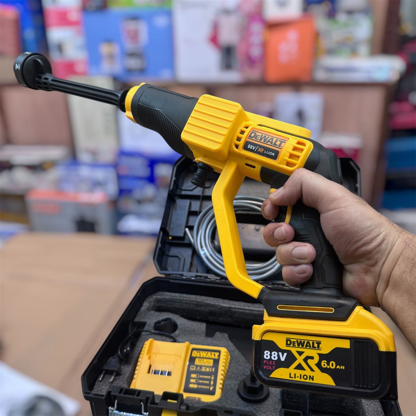DeWalt Rechargeable Pressure Washer ( car & solar washer )