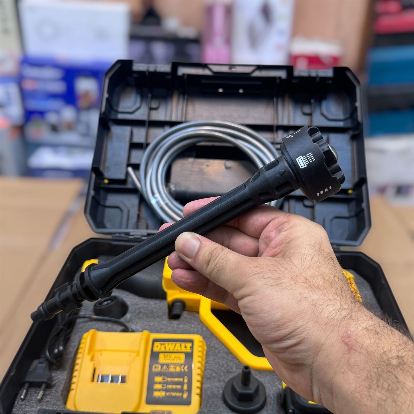 DeWalt Rechargeable Pressure Washer ( car & solar washer )