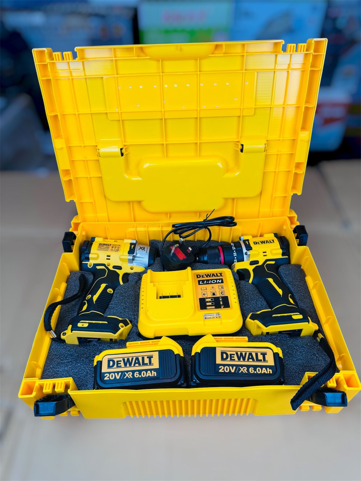 Dewalt 2 in 1 drill & impact wench with tools ( made in CZECH REPULIC )