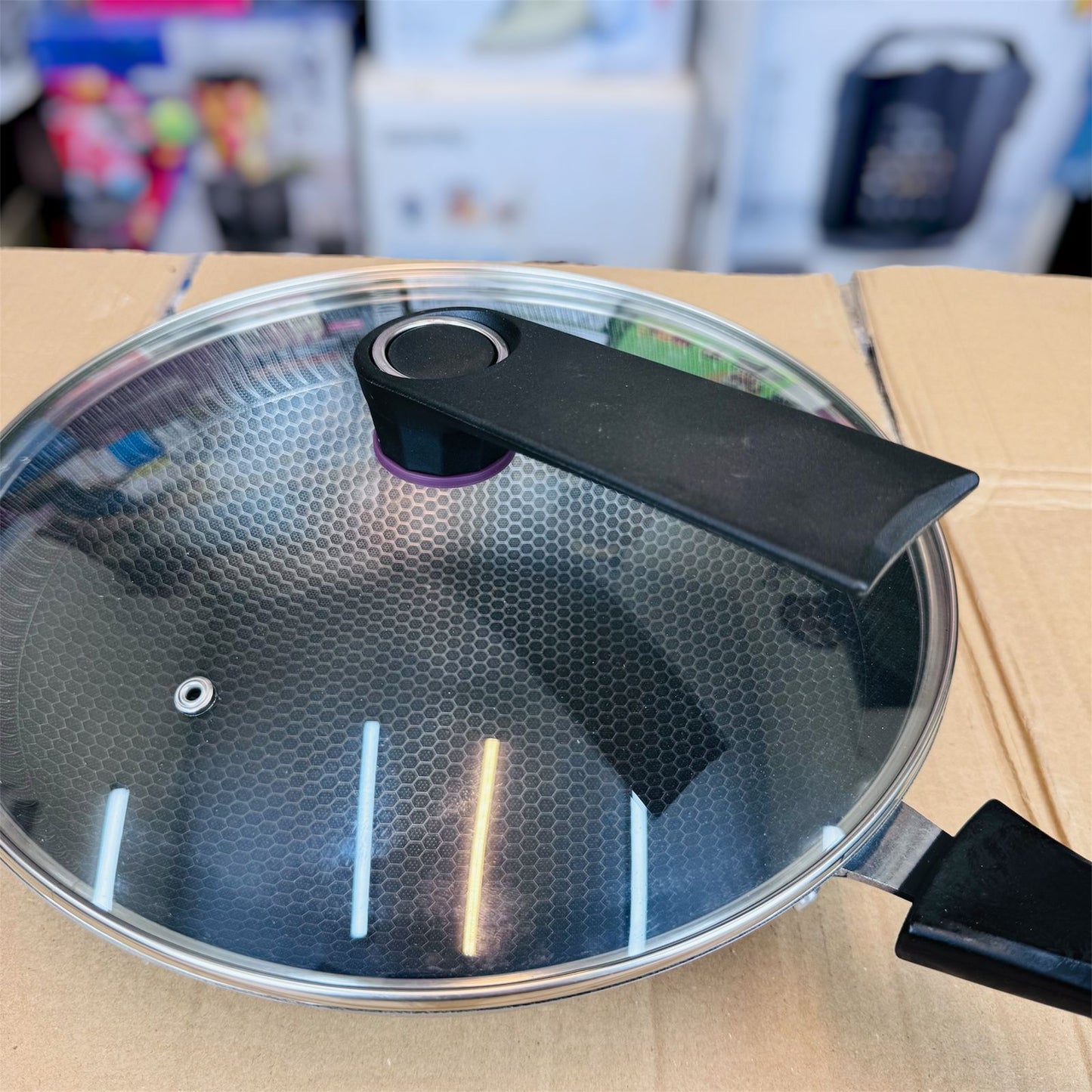 Honeycomb Laser Coating Deep Fry Pan 32cm with Silicon Handle