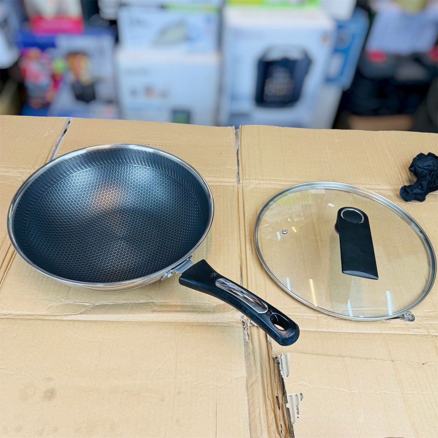 Honeycomb Laser Coating Deep Fry Pan 32cm with Silicon Handle