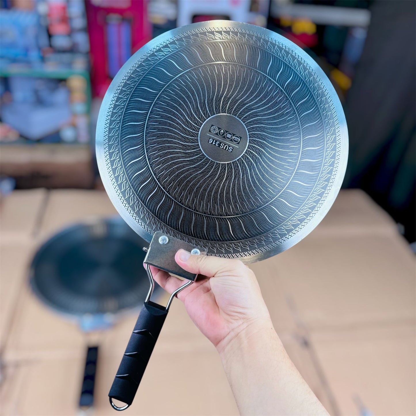 Honeycomb Laser Coating Tawa with Black Foldable Handle