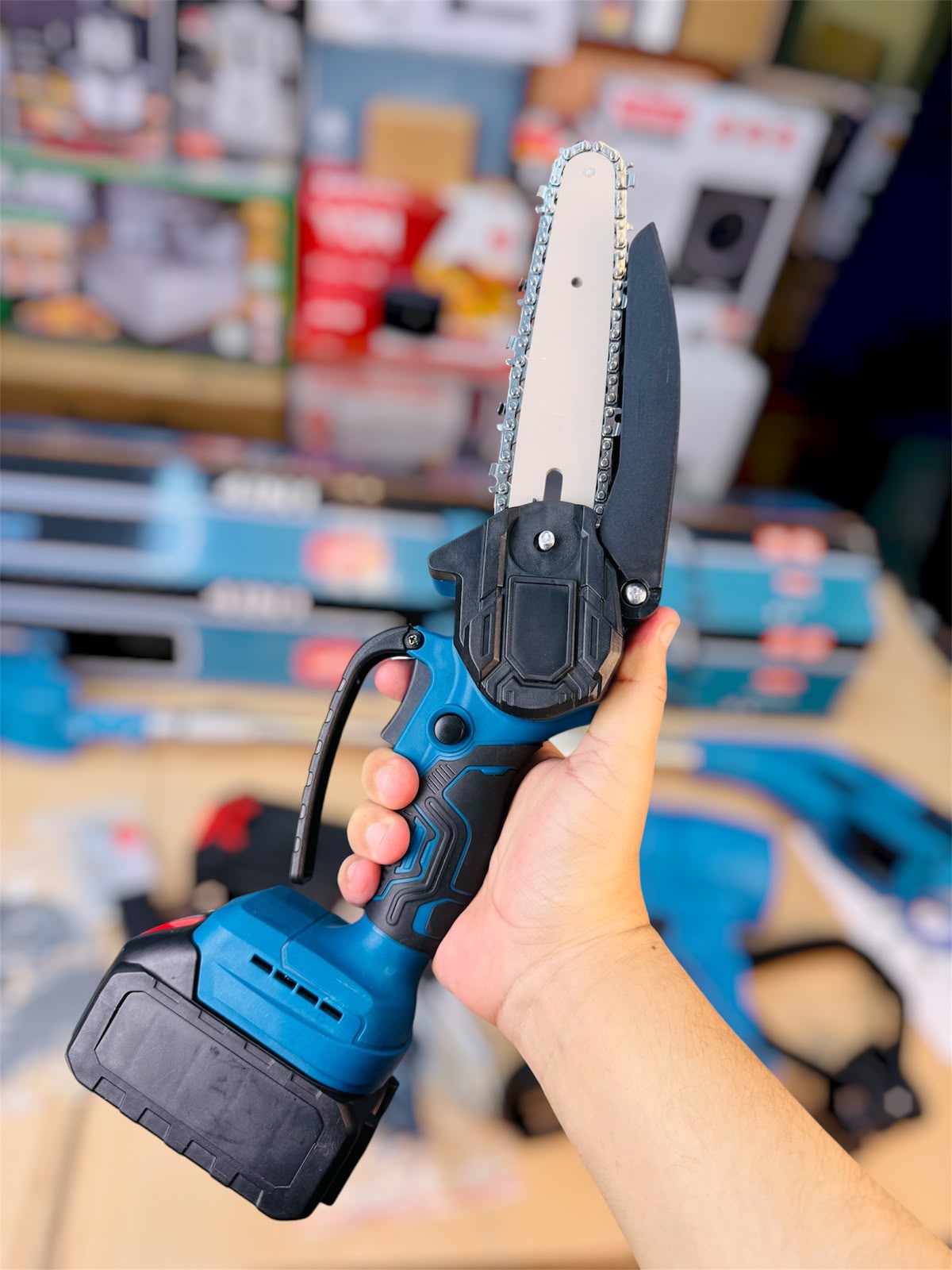 Multifunctional 4-in-1 Cordless Garden Tools & Grass Cutter
