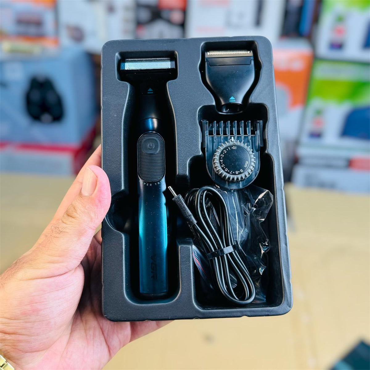VGR 2-in-1 Trimmer & Shaver – Cordless Rechargeable Grooming Kit