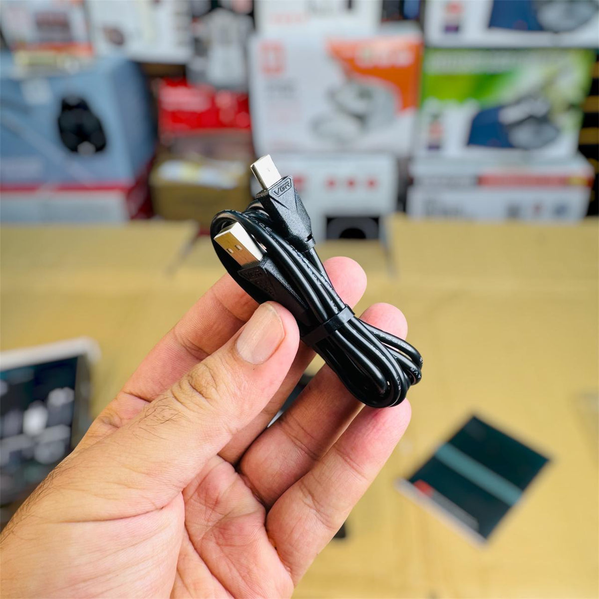 VGR 2-in-1 Trimmer & Shaver – Cordless Rechargeable Grooming Kit