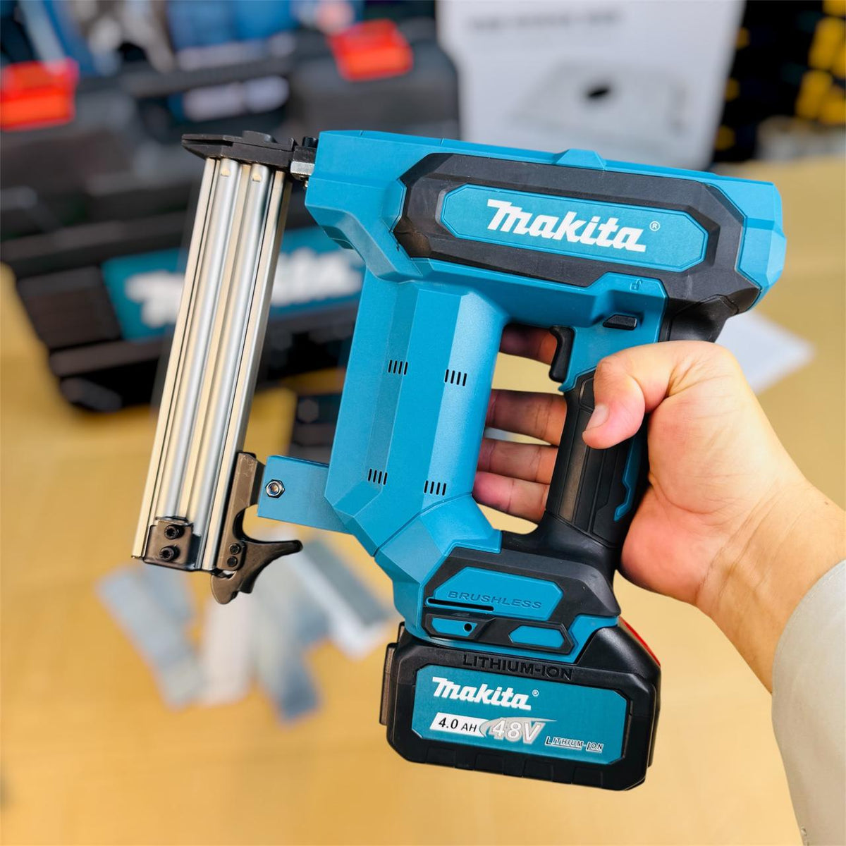 Makita Rechargeable Nail Gun 30mm – Cordless Battery Nailer