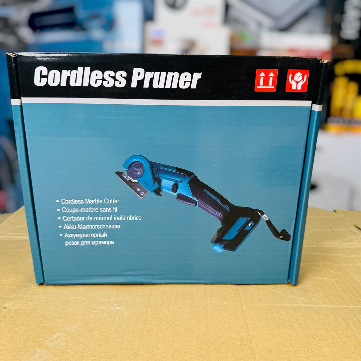 Eamon Cordless Pruner for clothes, carpet and carton