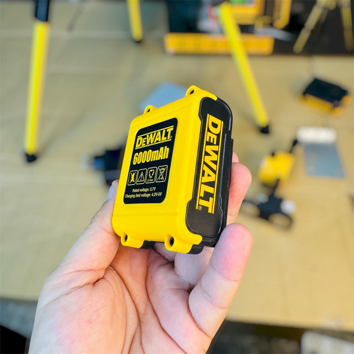 DeWalt 360° Rechargeable Lasser Level – 16-Line Green Laser with Tripod & Remote