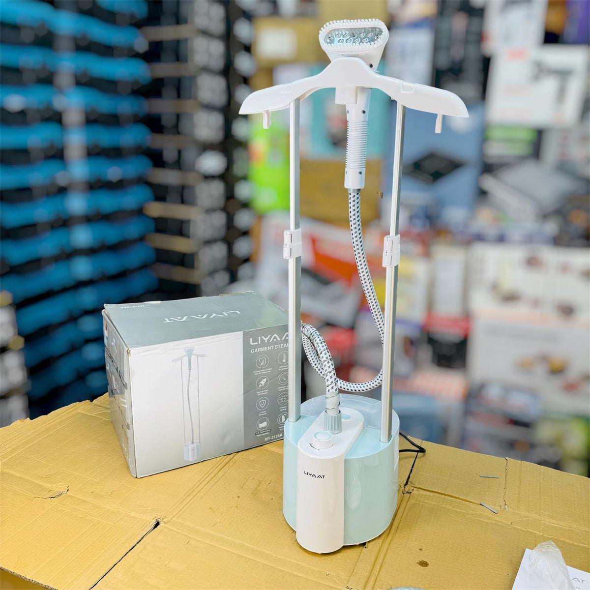 Liyaat Garment Steamer – Fast Heat-Up Fabric Steamer for Clothes