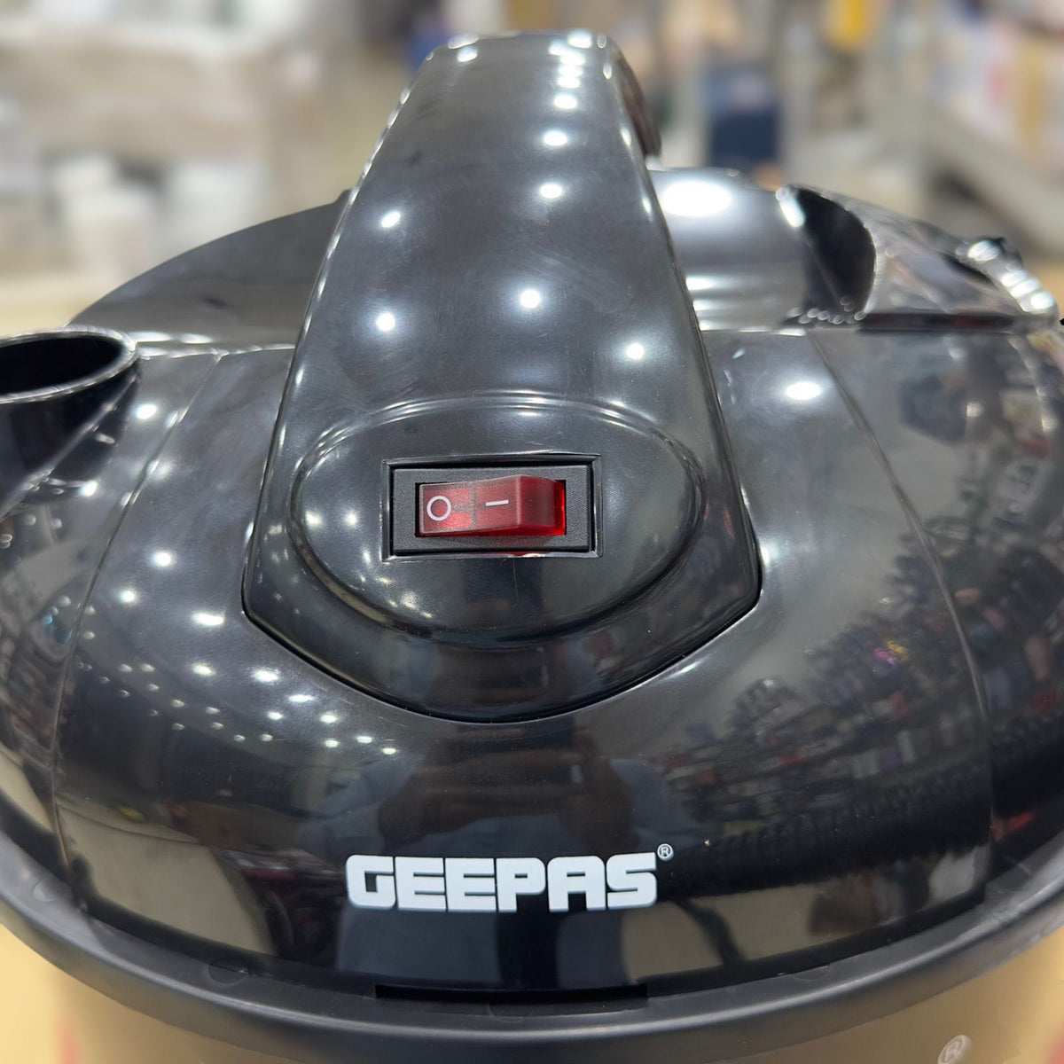 Geepas 19064 vacuum cleaner full product with box
