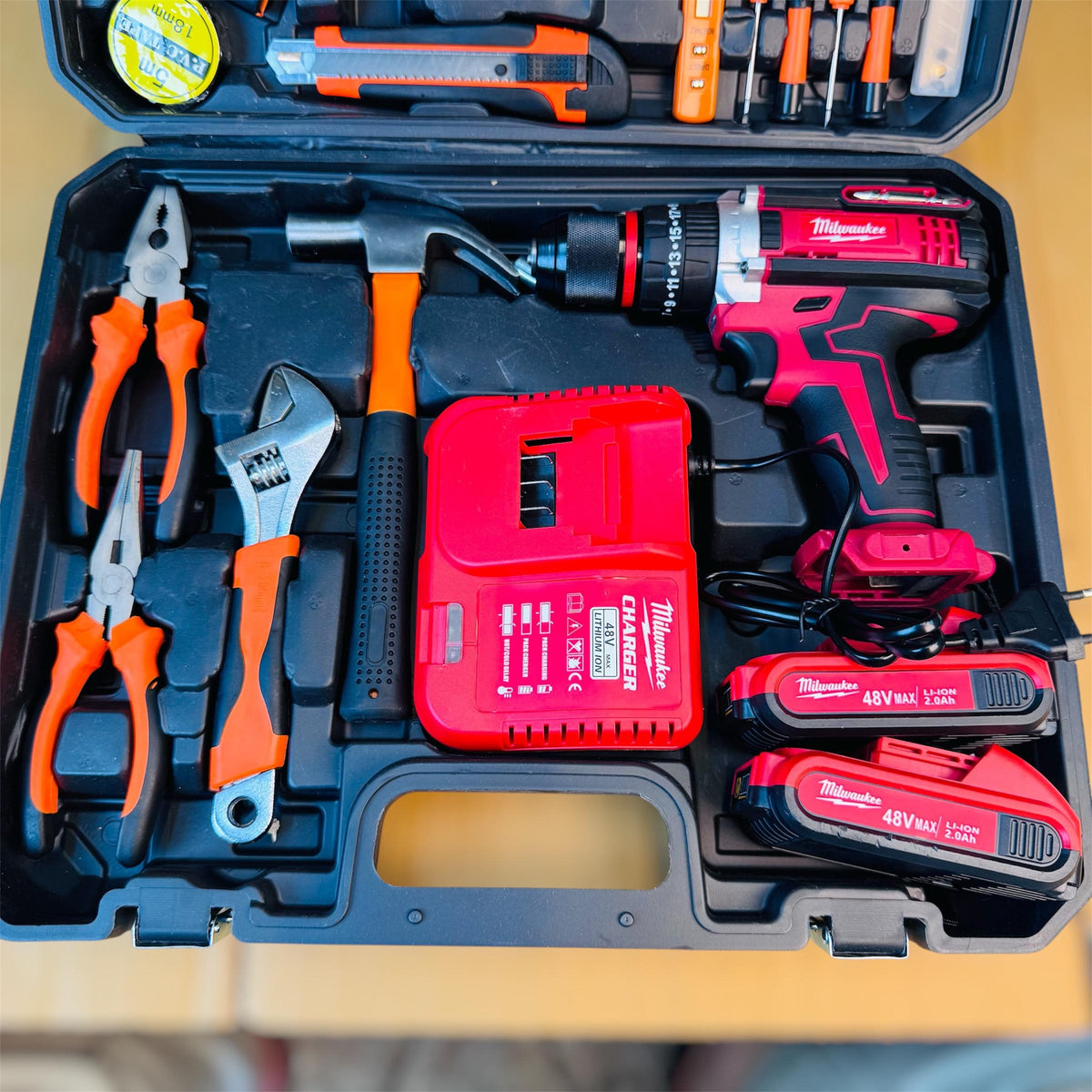 Milwaukee 48V 117 Pieces Drill Set metal chauk