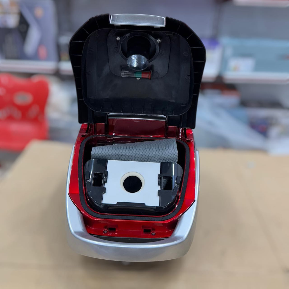 Kolax upright vacuum cleaner storage position