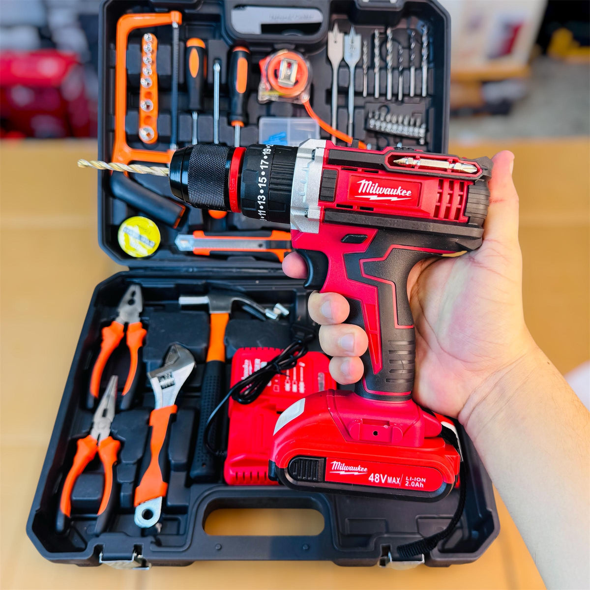 Milwaukee 48V 117 Pieces Drill Set metal chauk