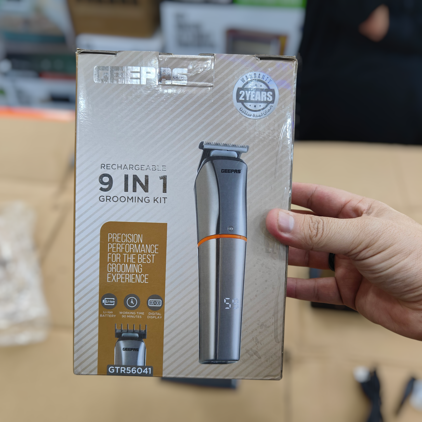 Geepas rechargeable 11 in 1 grooming kit 56041 (waterproof) ( hair trimmer set)